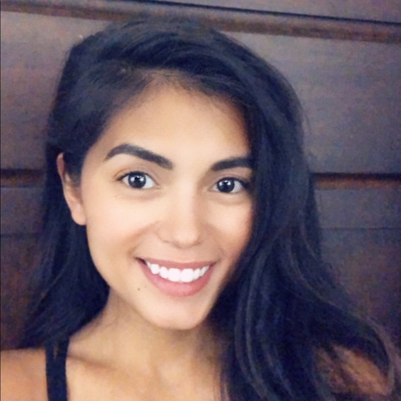 Meet your Posher, Micaela - Picture 1 of 1